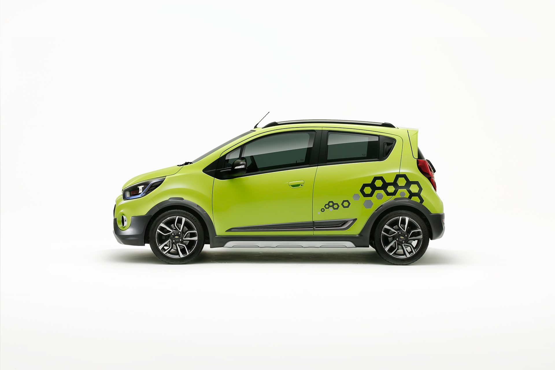 Chevrolet New Beat Activ Side View