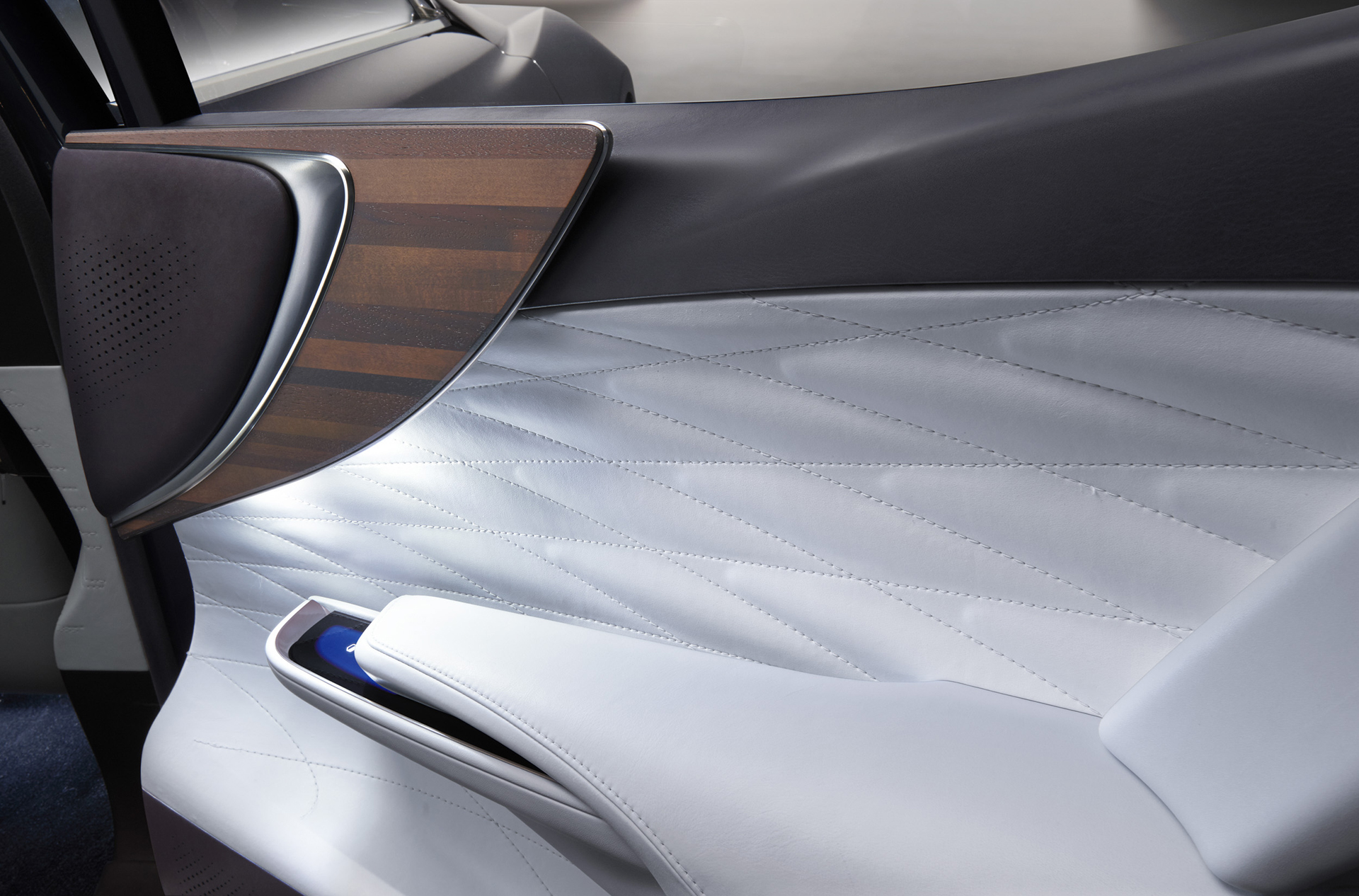2016 Lexus LF-FC Concept (20)