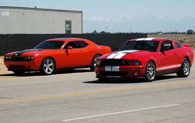 2010-ford-mustang_2010-dodge-challenger
