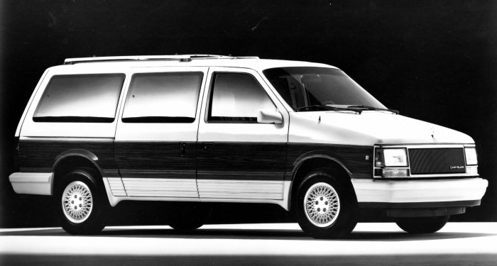 1990 Chrysler Town & Country