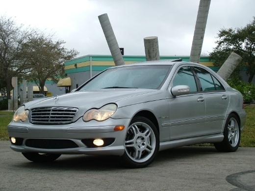 2003-Mercedes-Benz-C-Class-C32-AMG-Sedan