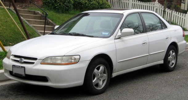 1998-2000_Honda_Accord_sedan_--_03-16-2012