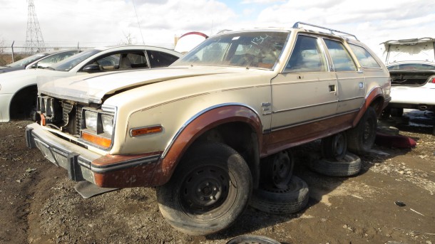 00 - 1982 AMC Eagle wagon in Colorado junkyard - photo by Murilee Martin
