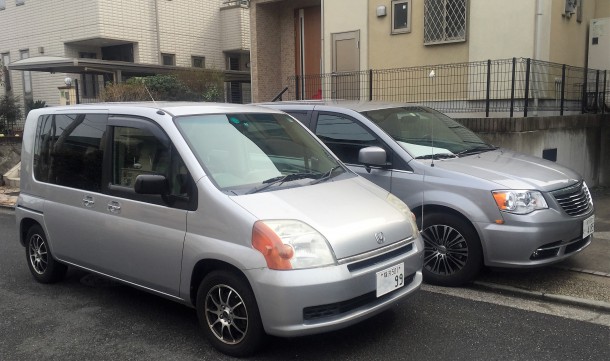 Thomas' Honda Mobilio sits beside his Chrysler Town & Country in Japan, Image: © 2016 Thomas Kreutzer/The Truth About Cars